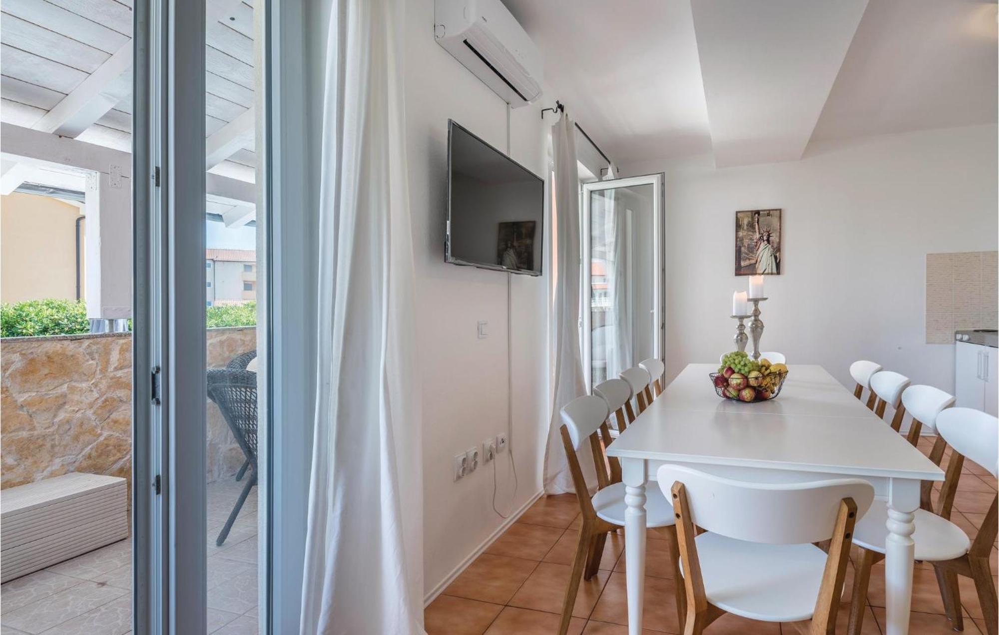 7 Bedroom Stunning Home In Ližnjan Εξωτερικό φωτογραφία