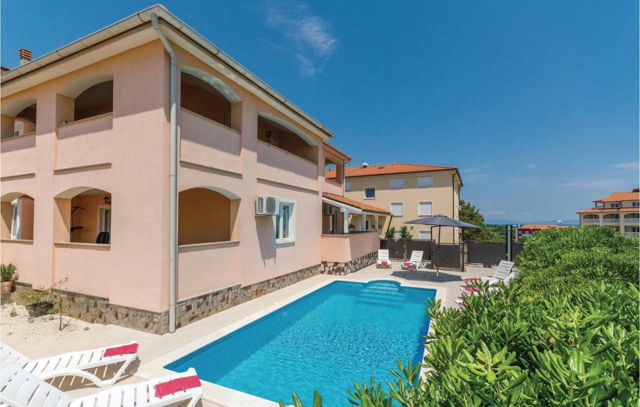 7 Bedroom Stunning Home In Ližnjan Εξωτερικό φωτογραφία